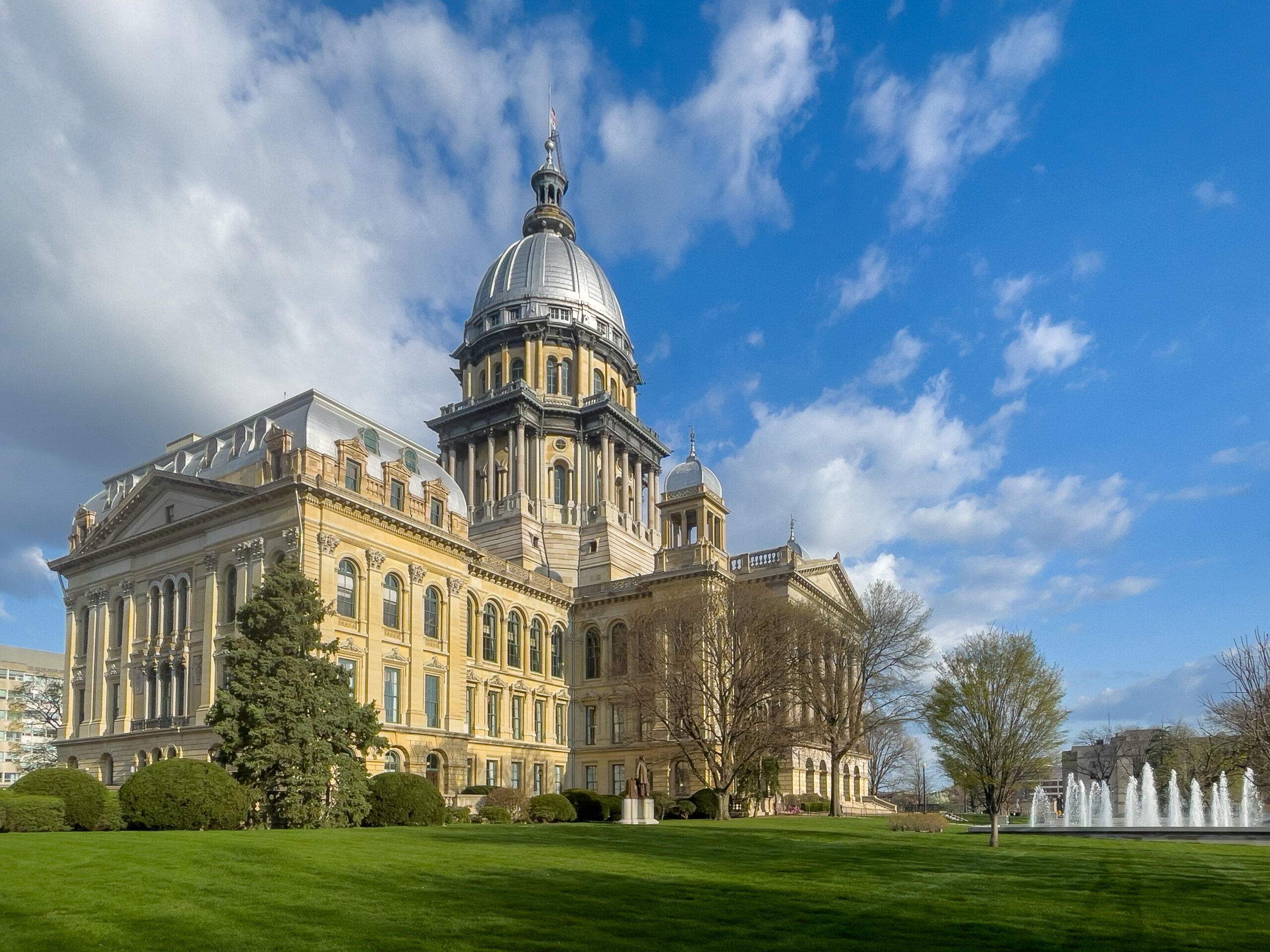 Photo of the State Capitol Of Illinois