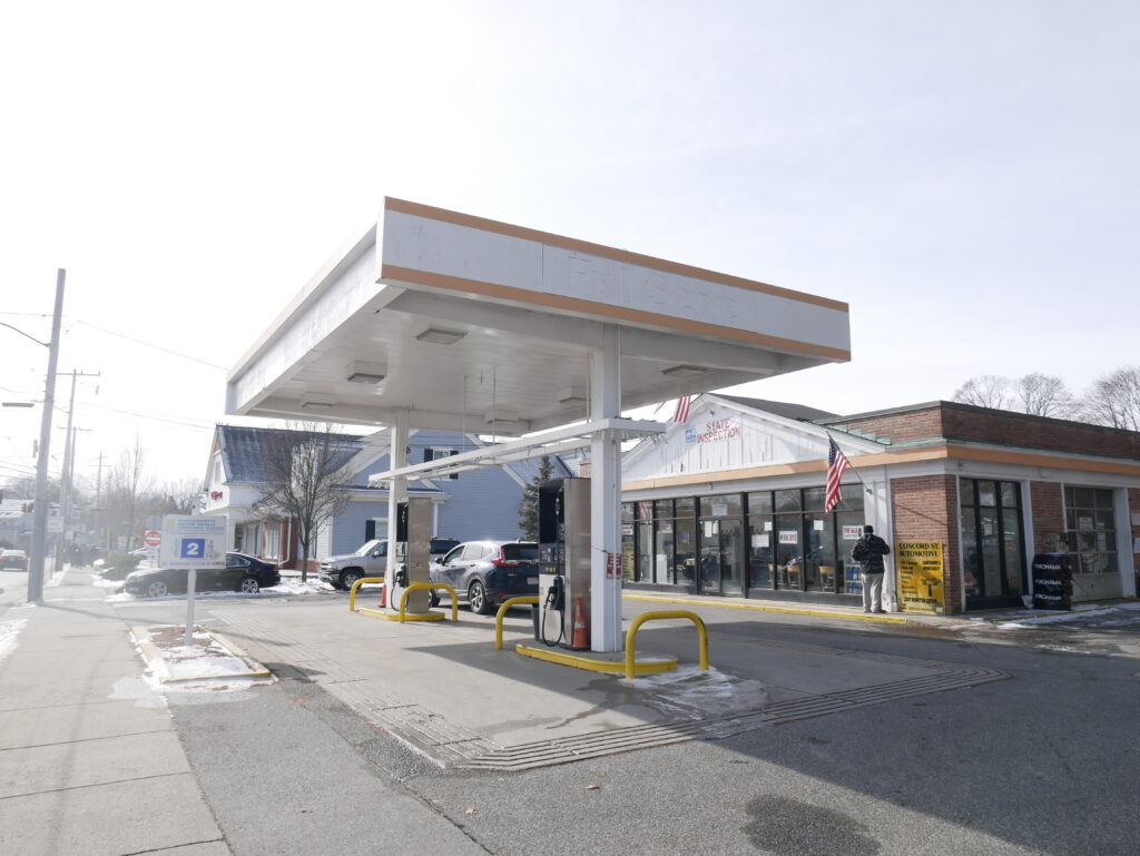 Framingham Gas Station On Loop