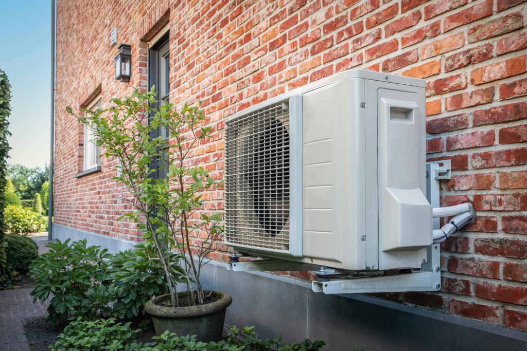 Energy experts call on New York regulators to modernize the state’s grid, lower energy costs through clean energy, and prepare for growing electricity demand